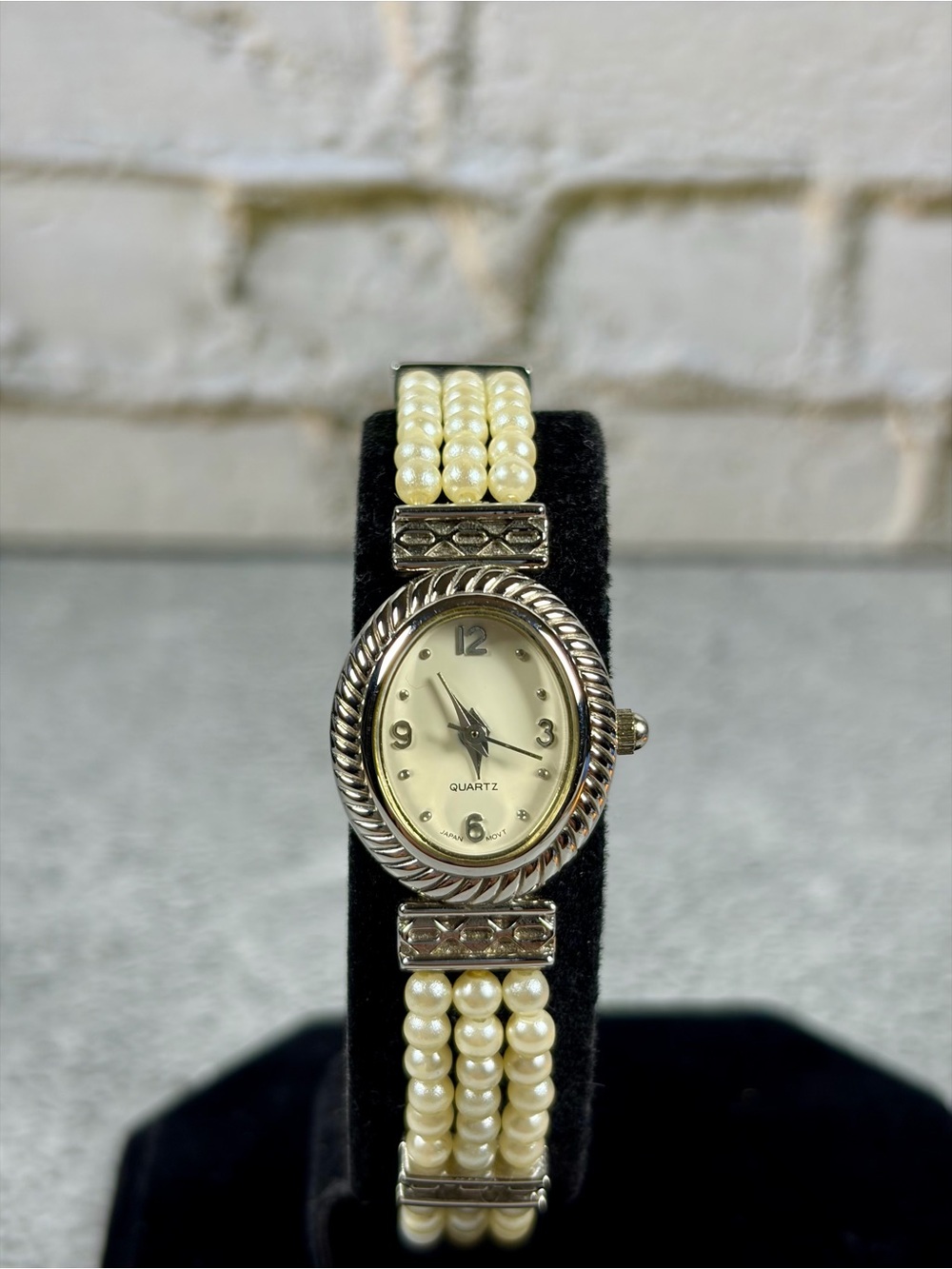 Ladies Faux Pearl Bracelet Watch Silver Tone Oval Quartz New Battery